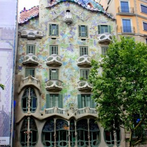 Barcelona Spain Day 2: Touring with Bus Turistic & Dinner at Los Caracoles Barcelona Spain Day 2: Touring with Bus Turistic & Dinner at Los Caracoles