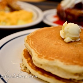 IHOP Restaurant (International House of Pancakes) @ Mall of Emirates IHOP Restaurant (International House of Pancakes) @ Mall of Emirates